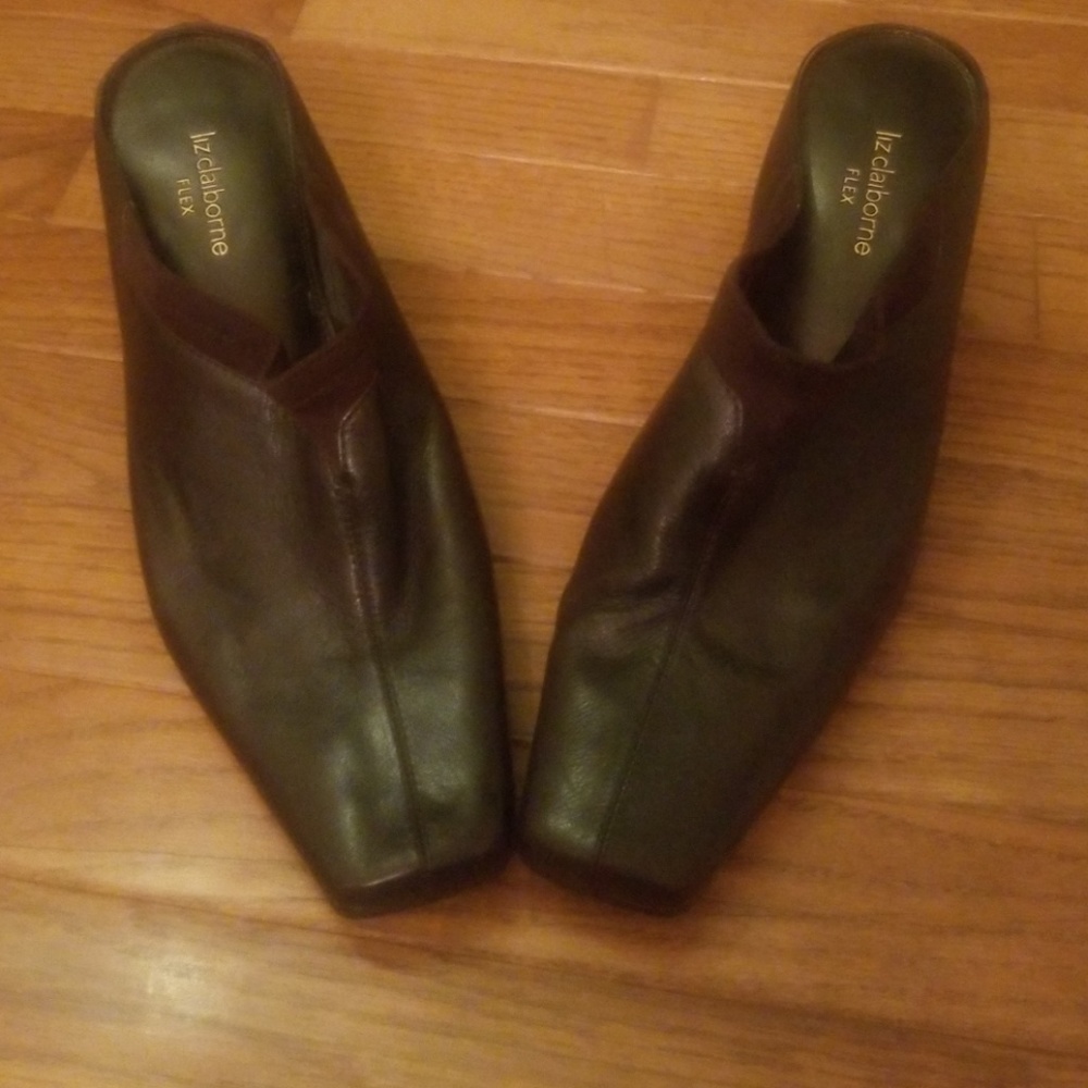 Liz Claiborne Brown leather Mules